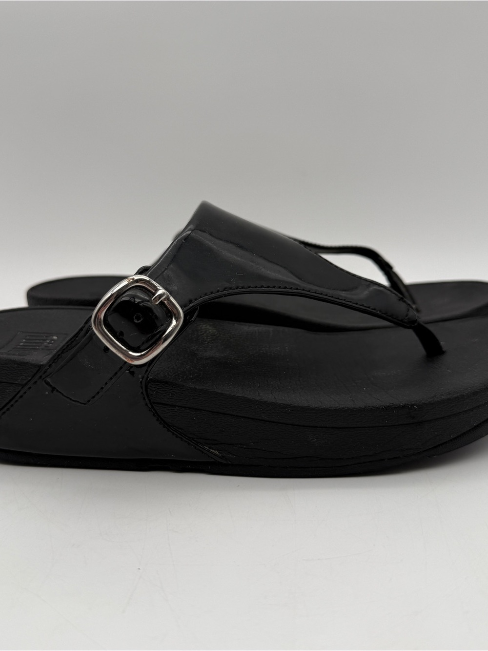 FitFlop The Skinny Sandal Women Sz 8 Black Patent Thong Comfort